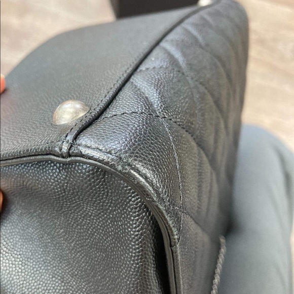 Chanel Caviar crossbody bag - Picture 9 of 14